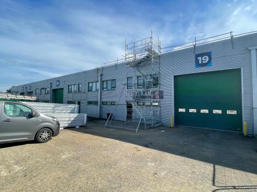Unit 19-20, North Orbital Commercial Park, Napsbury Lane, St. Albans, AL1