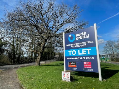 Unit 19-20, North Orbital Commercial Park, Napsbury Lane, St. Albans, AL1