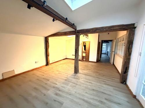 Burleys Corner, Moorhurst Lane, South Holmwood, RH5