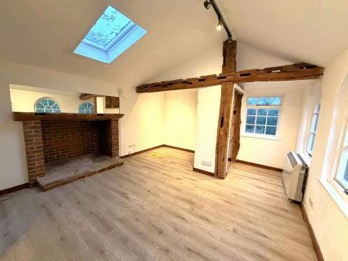 Burleys Corner, Moorhurst Lane, South Holmwood, RH5