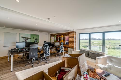 Units L1 & L2, Hilton Park Industrial Estate, Church Farm Lane, East Wittering, Chichester, PO20