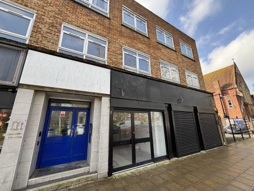 Shop B, 47-51 Leigh Road, Eastleigh, SO50