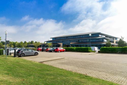 46 Shenley Pavilions, Milton Keynes, MK5