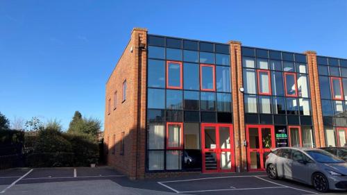 Unit 1, Mead Business Centre, 176/178 Berkhamsted Road, Chesham, HP5