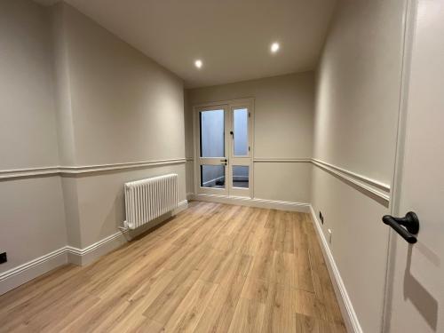 27 Emperors Gate, South Kensington, London, SW7