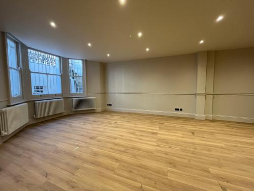 27 Emperors Gate, South Kensington, London, SW7