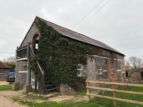 Flint Barn, West End Lane, Essendon, AL9