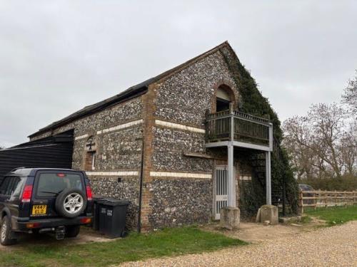 Flint Barn, West End Lane, Essendon, AL9