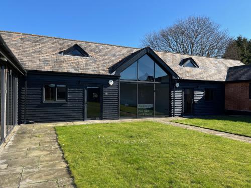 8, Langham Barns Business Centre, Langham Lane, Colchester, CO4