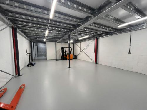 Unit 2 Lodge Yard, Bicester Road, Aylesbury, HP18