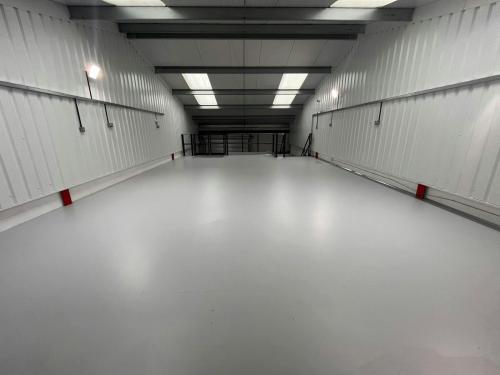 Unit 2 Lodge Yard, Bicester Road, Aylesbury, HP18