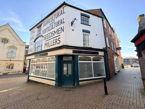 33-34 Bridge Street, Banbury, OX16
