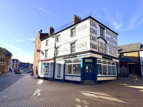 33-34 Bridge Street, Banbury, OX16