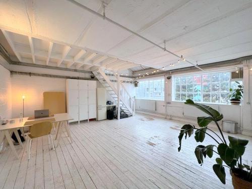 Unit 8E Stamford Works, Gillett Square, Dalston, London, N16
