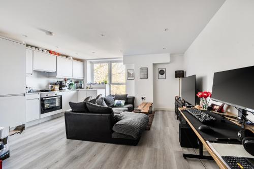 Parkview House, Oaklands Park, Wokingham, RG41
