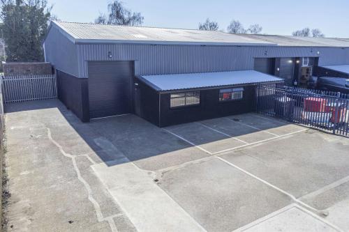 Unit B09, National Works Trading Estate, Bath Road, Hounslow, TW4