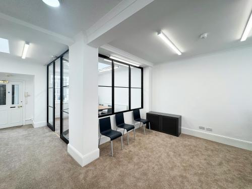 24 Fitzroy Square, Fitzrovia, London, W1T
