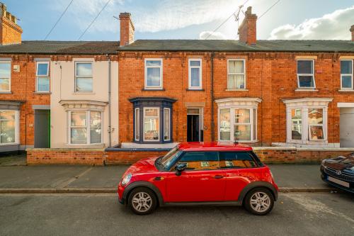87 Kirkby Street, Lincoln, LN5