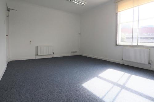 22 London Road, Horsham, RH12