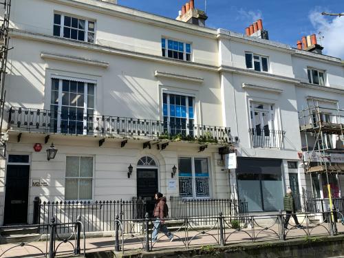20 Queens Road, Brighton, BN1