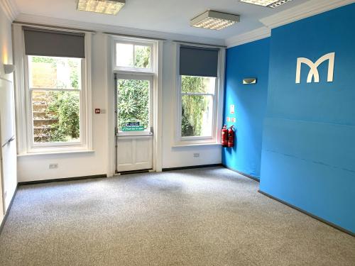 20 Queens Road, Brighton, BN1