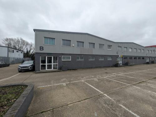 Unit B, Manawey Industrial Estate, Holder Road, Aldershot, GU12