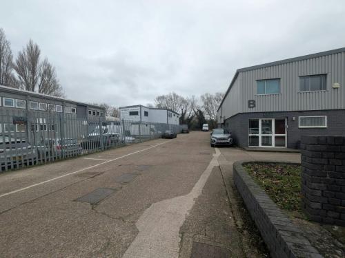 Unit B, Manawey Industrial Estate, Holder Road, Aldershot, GU12