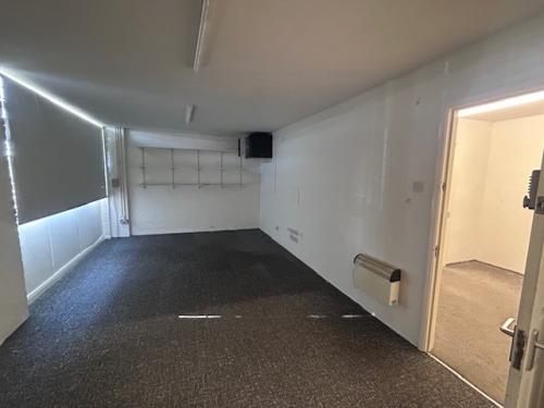 Unit 27, Wedgwood Gate Industrial Estate, Wedgwood Way, Stevenage, SG1