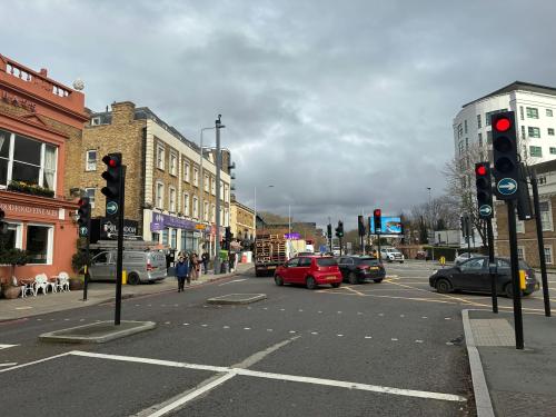 55A Kew Bridge Road, Brentford, TW8