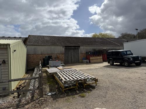 Units 1-3 Gate Street Yard, Gate Street, Bramley, Guildford, GU5