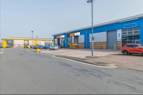 Unit 8 IO, Centre, Radway Road, Swindon, SN3