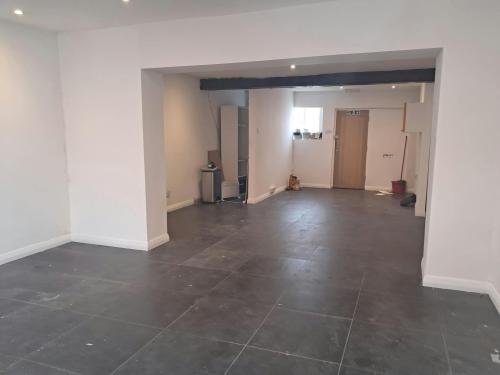 8 Freestone Yard, Park Street, Slough, SL3