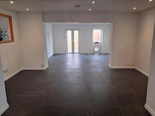 8 Freestone Yard, Park Street, Slough, SL3