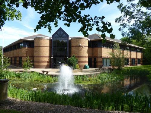 Pembroke House, Banbury Business Park, Aynho Road, Adderbury, Banbury, OX17