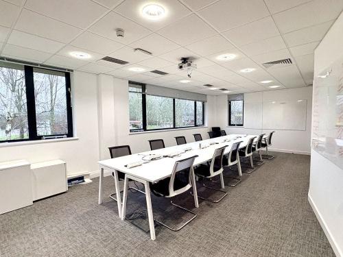Pembroke House, Banbury Business Park, Aynho Road, Adderbury, Banbury, OX17