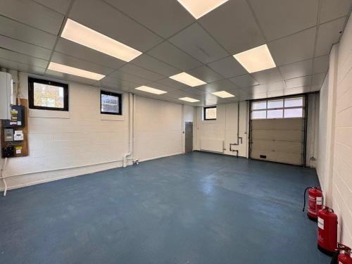 Unit 1, Brentford Business Centre, Commerce Road, Brentford, TW8
