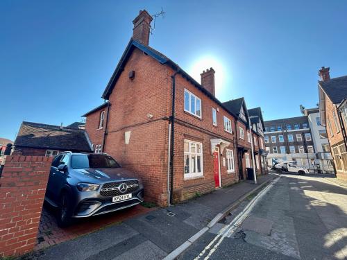 Petherwyn, 1 Carnegie Road, Newbury, RG14