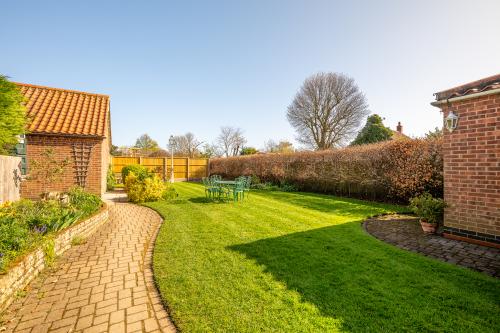 Loxley House, 10 Guildford Lane, Brant Broughton, Lincoln, LN5