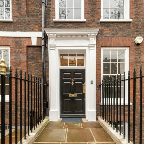 42-43 Bedford Row, Holborn, London, WC1R