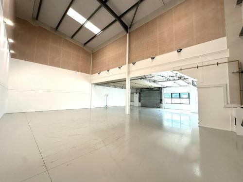Unit 4 Vision, Kendal Avenue, West Acton, London, W3