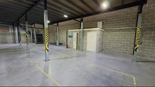 Units 9 Magnet Point, Europa Trading Estate, Magnet Road, West Thurrock, RM20
