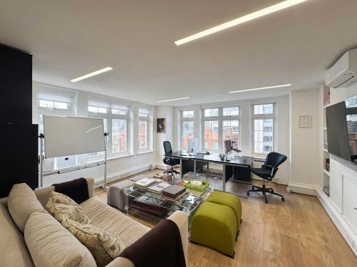 68 Great Portland Street, Fitzrovia, London, W1W