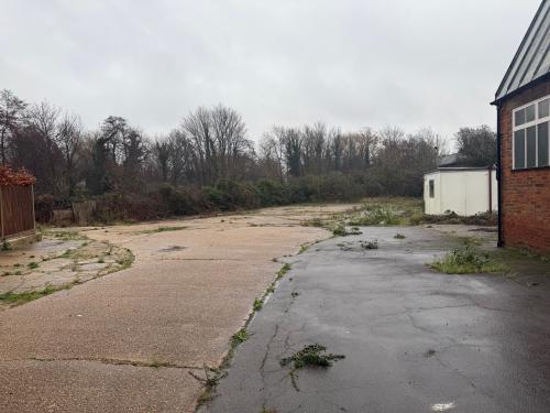 0.40, Acres/17500 Sq.ft. Open Storage/Car Park, 175 Walnut Tree Close, Guildford, GU1