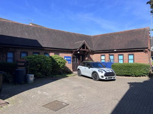 West Wing 'The Old Schoolhouse', Provost Street, Fordingbridge, SP6
