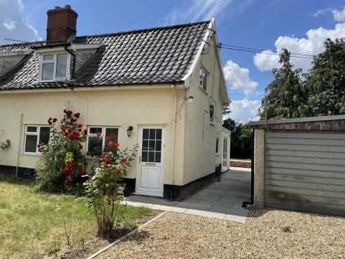 2 Pink Cottage, Attleborough Road, Old Buckenham, Attleborough, NR17