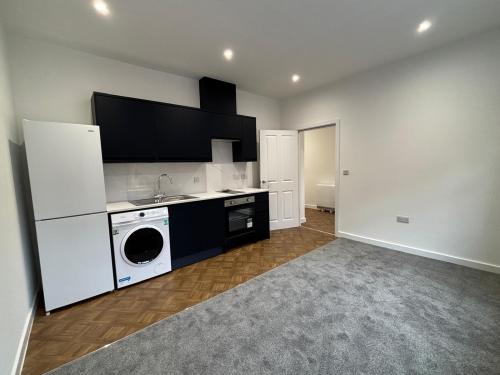 Flat 7 St. Andrews Buildings, High Street, Hamble, Southampton, SO31