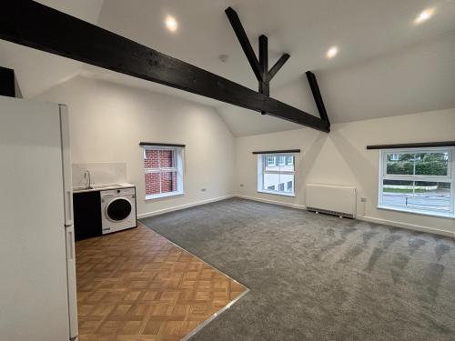 Flat 5 St. Andrews Buildings, High Street, Hamble, Southampton, SO31
