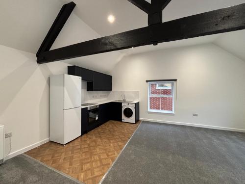 Flat 5 St. Andrews Buildings, High Street, Hamble, Southampton, SO31