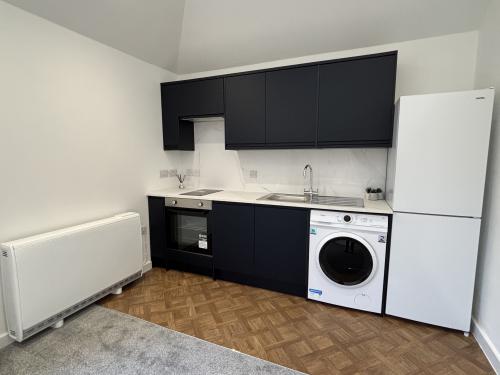 Flat 3 St. Andrews Buildings, High Street, Hamble, Southampton, SO31