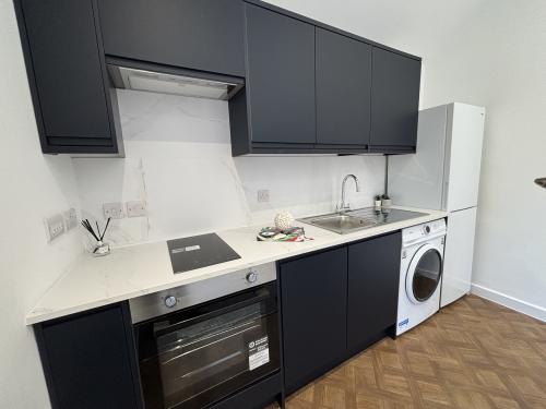 Flat 3 St. Andrews Buildings, High Street, Hamble, Southampton, SO31